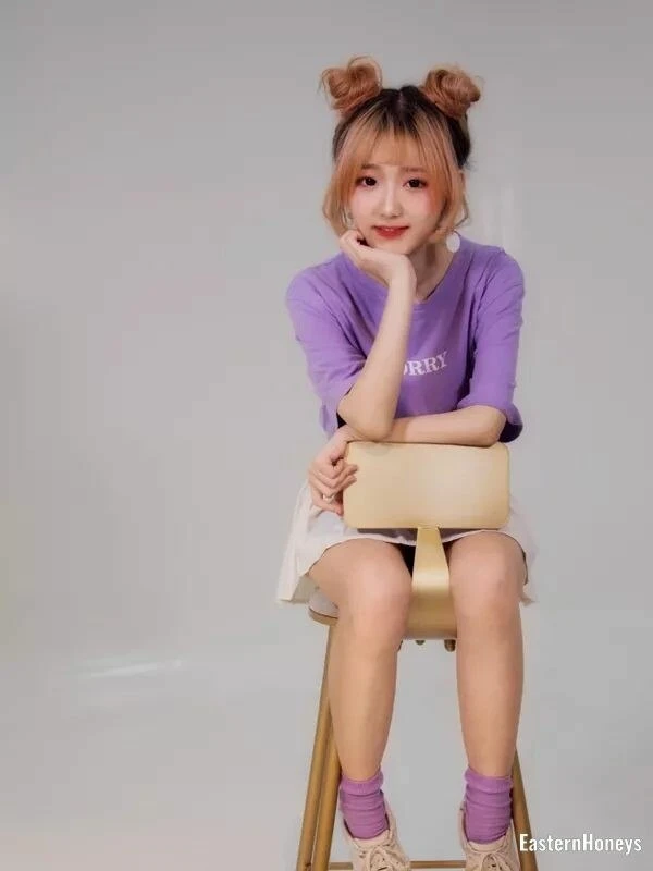 Elena, 24