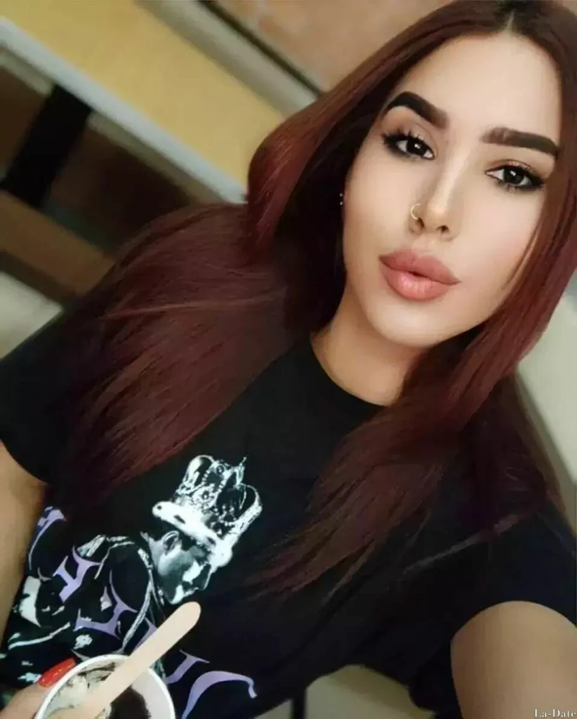 Maria, 23