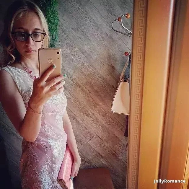 Karina, 24